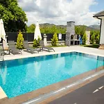 Luxury With Private Pool And Jacuzzi *
