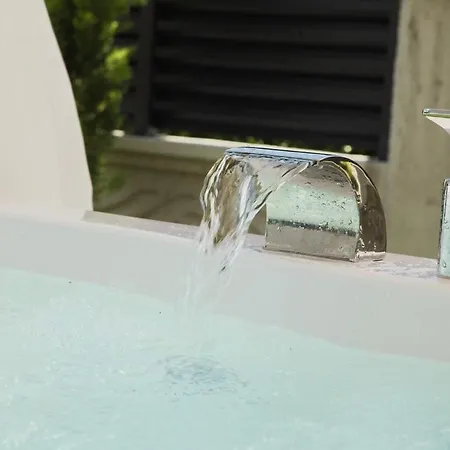 Vilă Luxury With Private Pool And Jacuzzi *